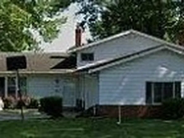 26838 Hyannis Port Dr, North Olmsted, OH 44070