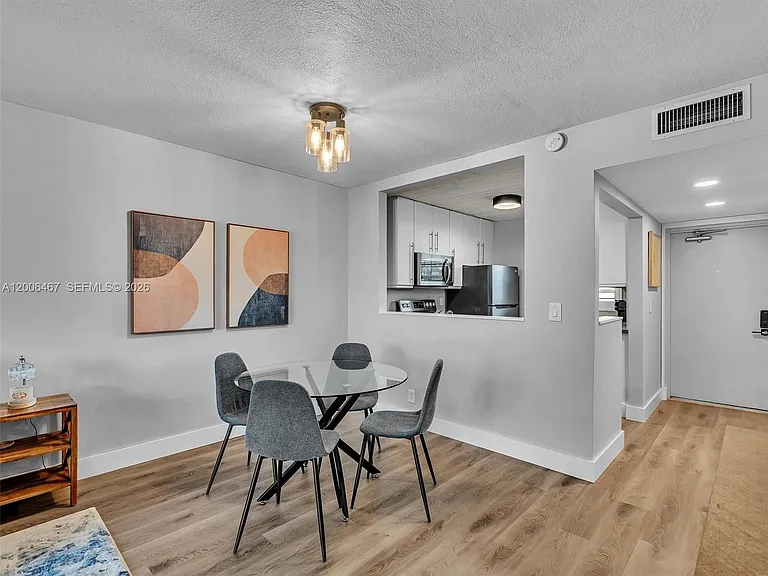 9340 Lagoon Pl #303 — Photo 13