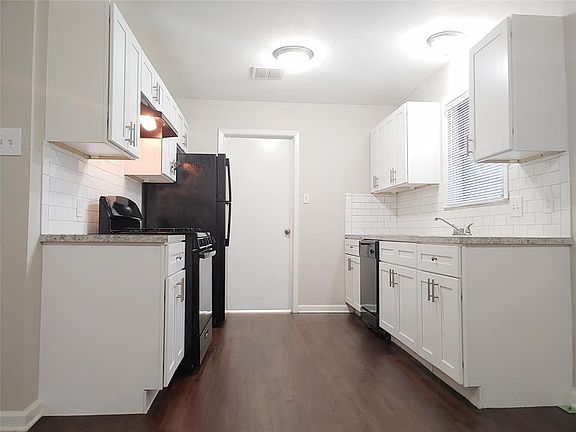 4th image of 2918 16th Ave N