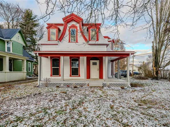 233 Ray Ave NW, New Philadelphia, OH 44663