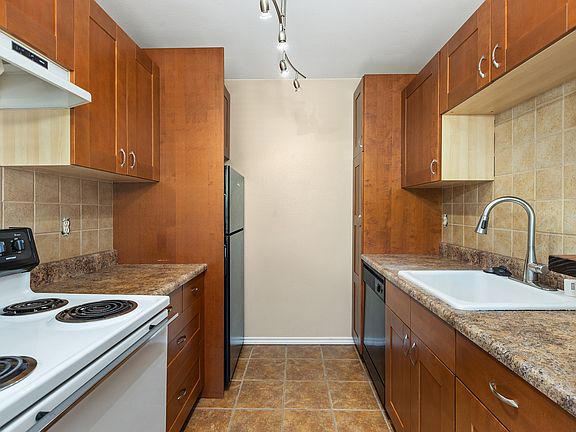 5th image of 8150 Lemon Ave