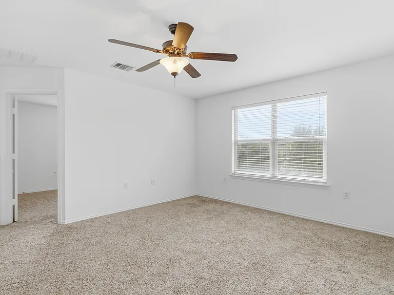 11200 Drumellan St — Photo 45