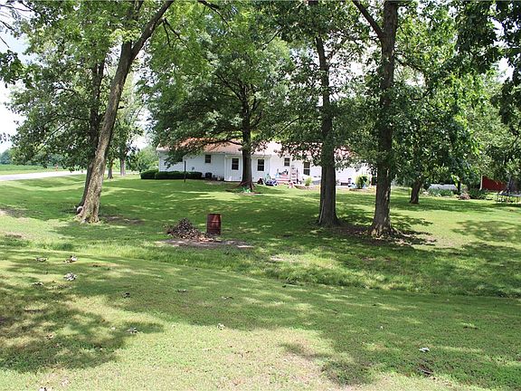 2nd image of 1510 N 1895 East Rd