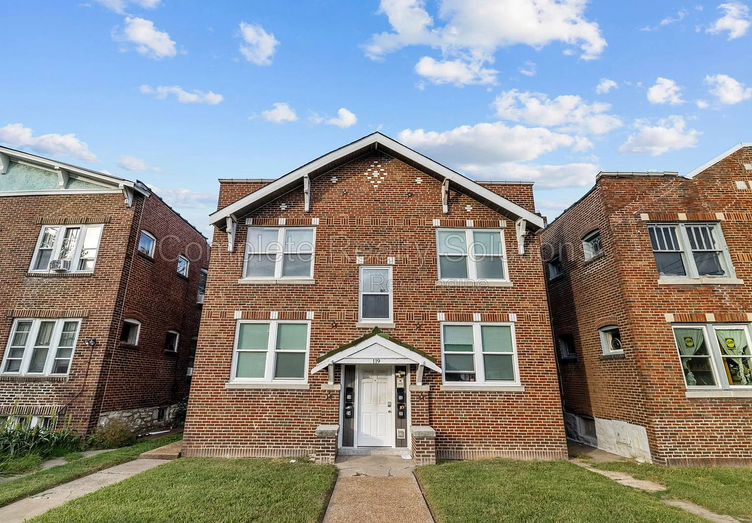 1 bed, 1.0 bath, 832 sqft, $899 — Photo 1