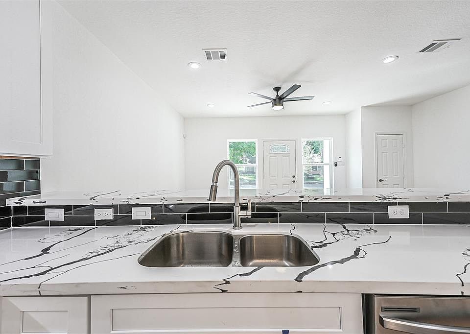 1st image of 5317 Chennault Rd Unit A
