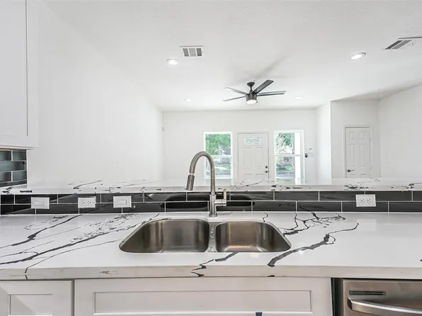 5317 Chennault Rd Unit A, Houston, TX 77033