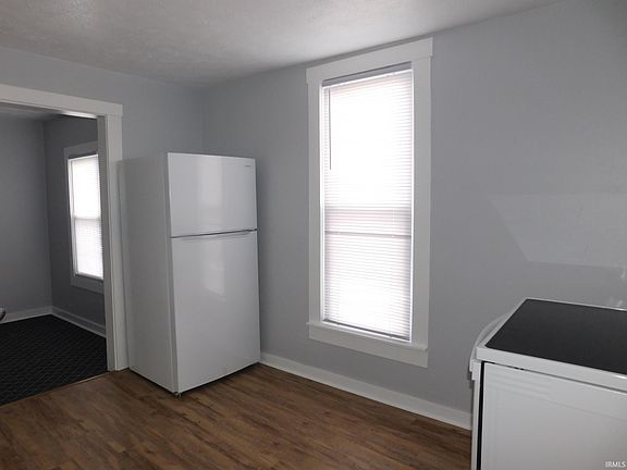 5th image of 2719 S Grant St