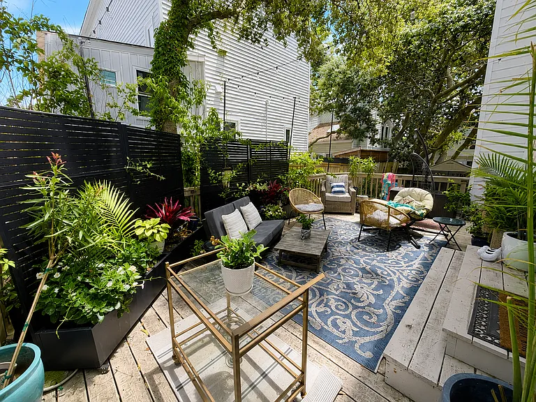 2316 Calvert St — Photo 14