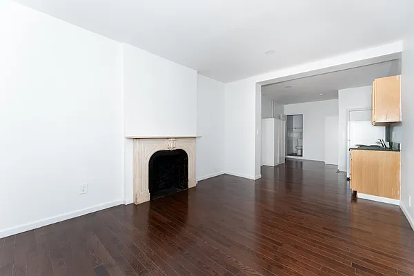 Rented by Julianna Realty Corp | media 2