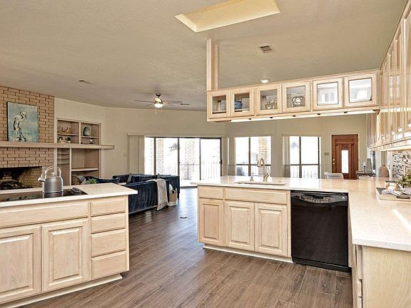 5th image of 225 Pecan Creek Dr