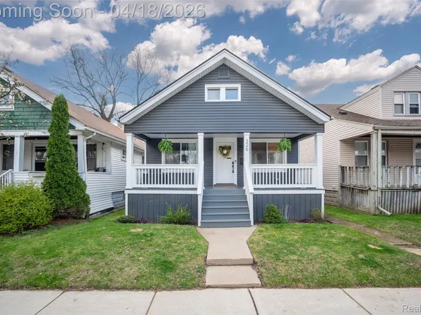 326 E Cambourne St, Ferndale, MI 48220