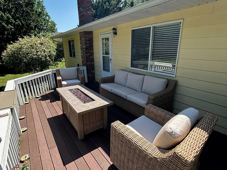 4579 Provens Dr — Photo 12