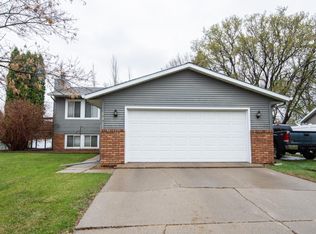 3018 14th Ave S, Moorhead, MN 56560