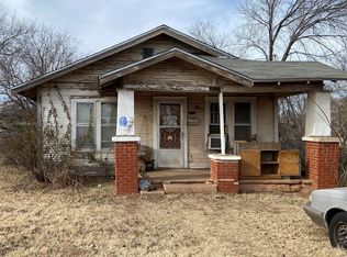 512 N 15th St, Clinton, OK 73601