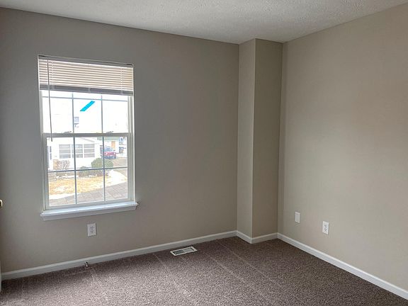 5th image of 15301 Alonzo Ave