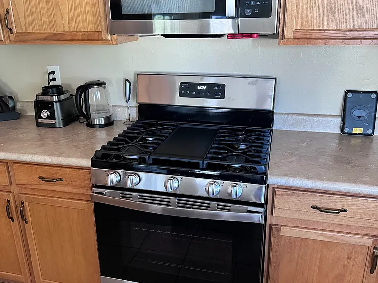 3320 E Elgin St — Photo 12