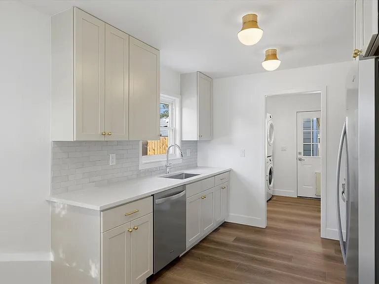 2741 S Jackson St — Photo 17