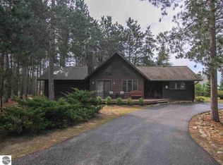 12007 Crystal Mountain Dr, Thompsonville, MI 49683