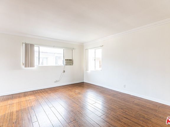 4th image of 1332 N Citrus Ave #7