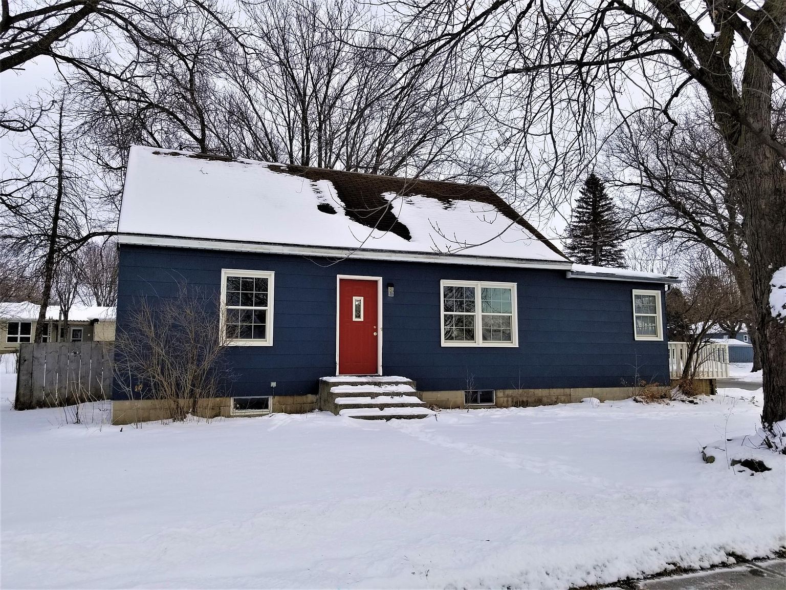 1295 S Main St, Zumbrota, MN 55992 Zillow