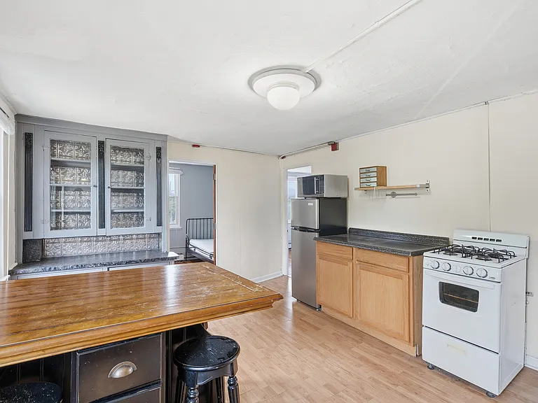 2154 Broad St #2 — Photo 4