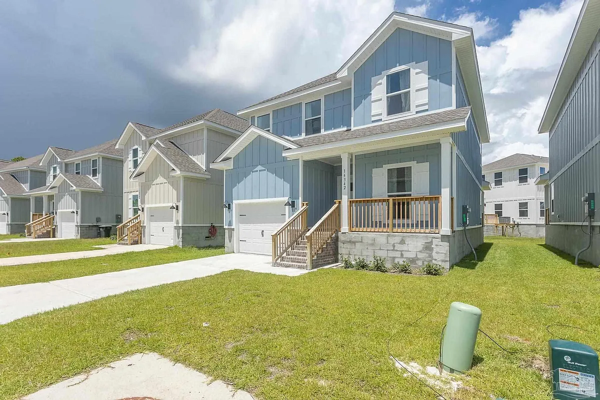 Building Photo - 14342 Gardenglen Dr