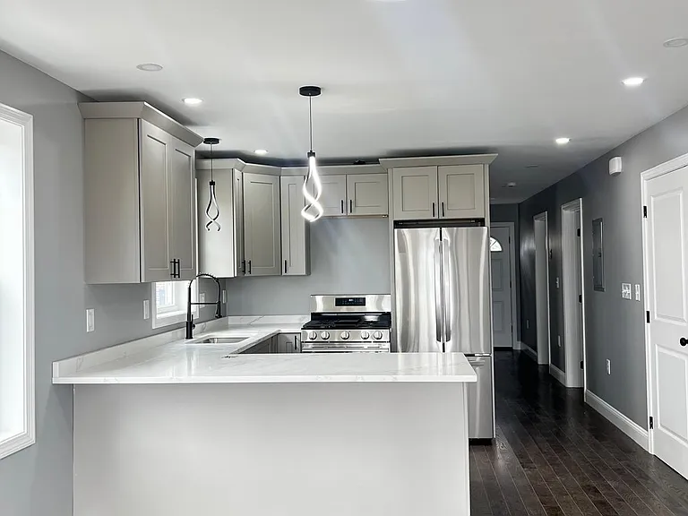 731 Potters Ave #2 — Photo 7