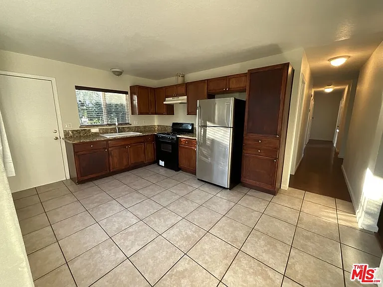 243 S Sutter St — Photo 5