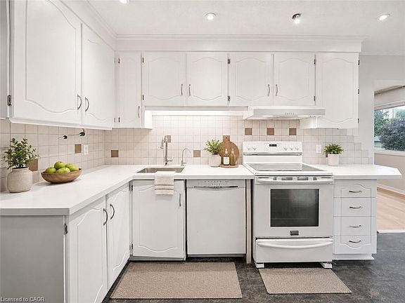 5th image of 30 Green Valley Dr #110