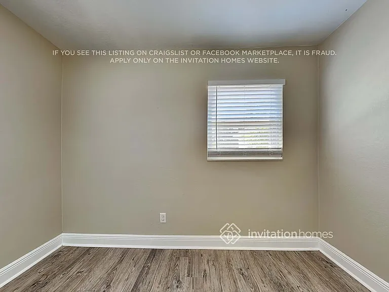 725 Clayton St — Photo 14