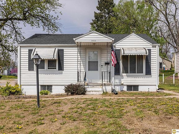 2nd image of 7928 Park Dr