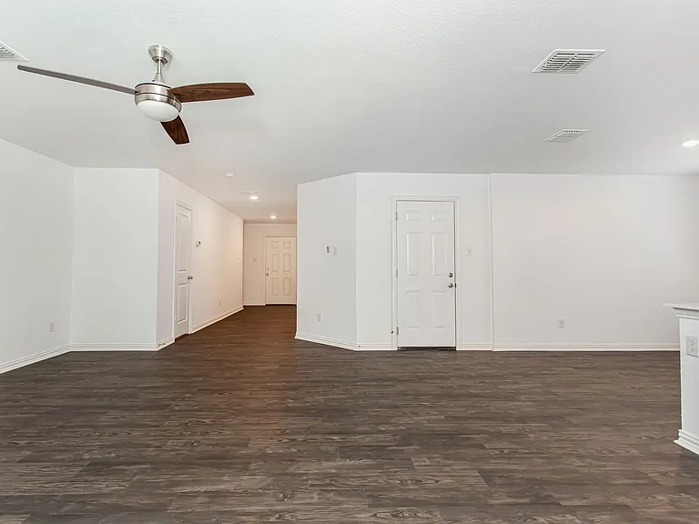 9213 Marilyn Pl — Photo 8