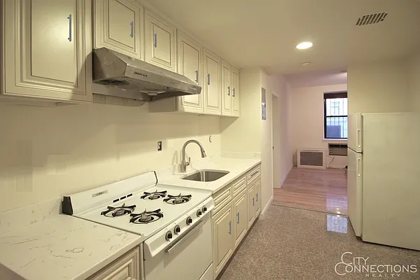 Rented by City Connections Realty | media 29