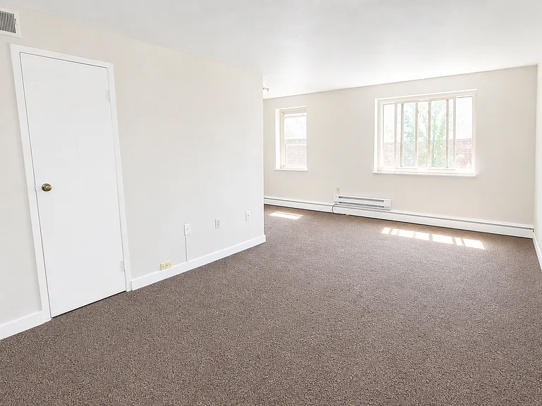 Carpeted 1 Bed/1 Bath (Unit 104)