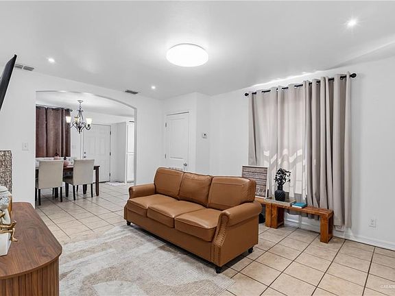 4th image of 411 Tower Hills St