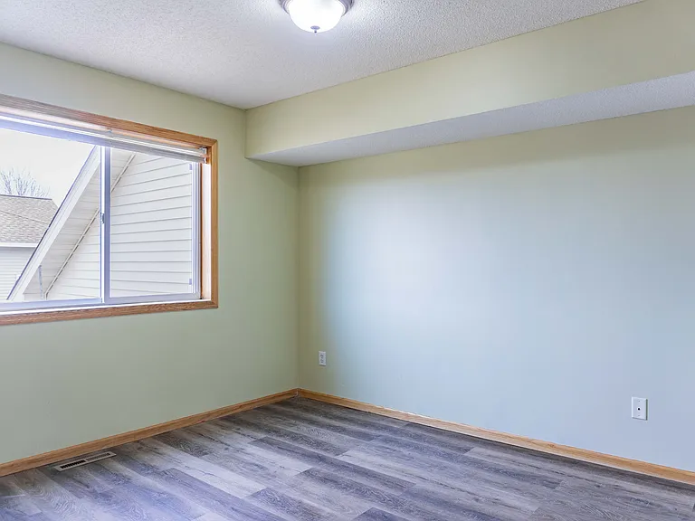 2112 Blake Ave — Photo 34
