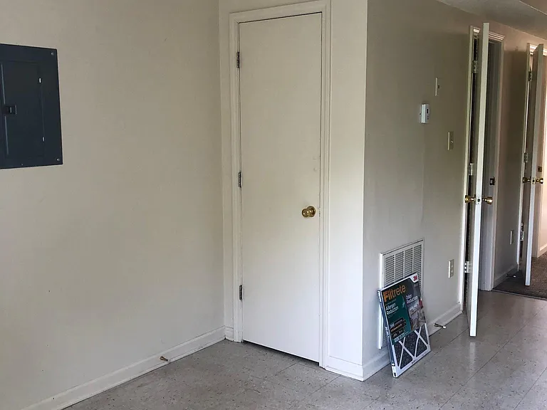 2304 Raleigh Ct #6 — Photo 4