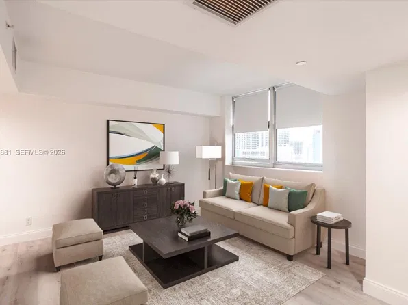 111 E Flagler St, Miami, FL