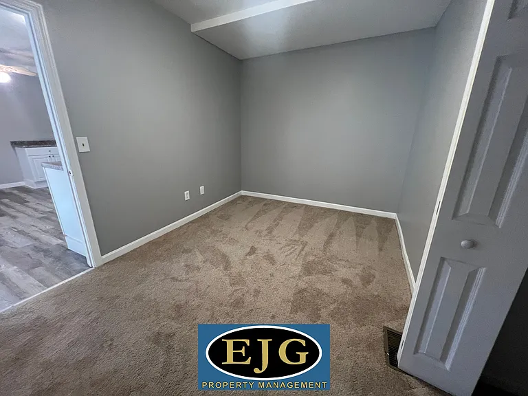 11 Ashuelot Main St #5 — Photo 21