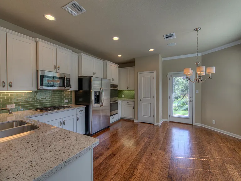 405 S Meadowlark St #B — Photo 10