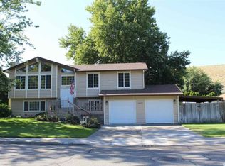 6037 W 16th Ave, Kennewick, WA 99338