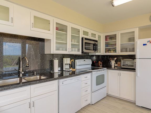 3rd image of 2500 Gulf Blvd #101