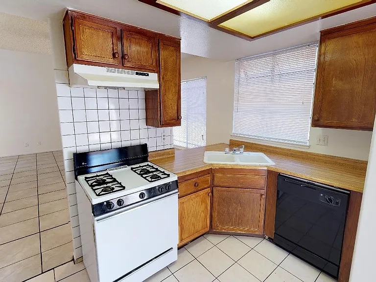 4005 Saguaro Ln — Photo 7