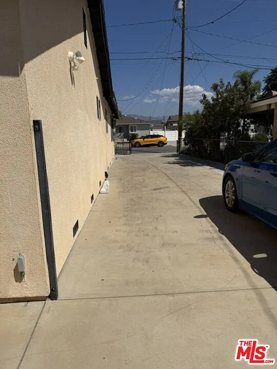 1 bed, 1.0 bath, 550 sqft, $1,900 — Photo 2