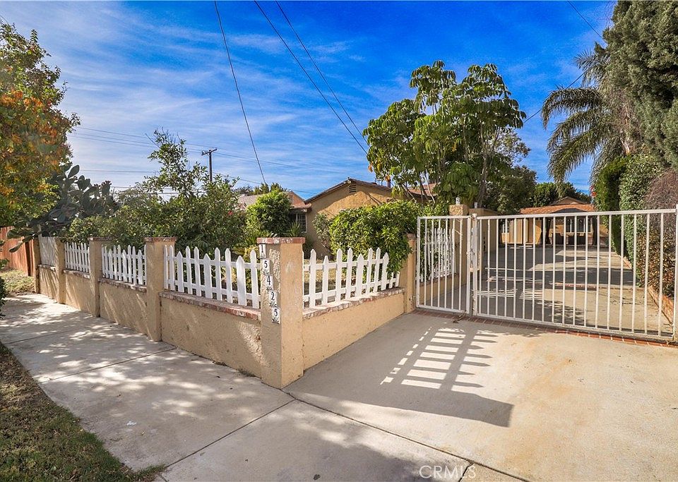 1st image of 15425 Kadota St