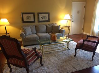 200 Stonehenge Dr APT 101, Saint Matthews, KY 40207