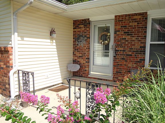 2nd image of 607 W North 11th St