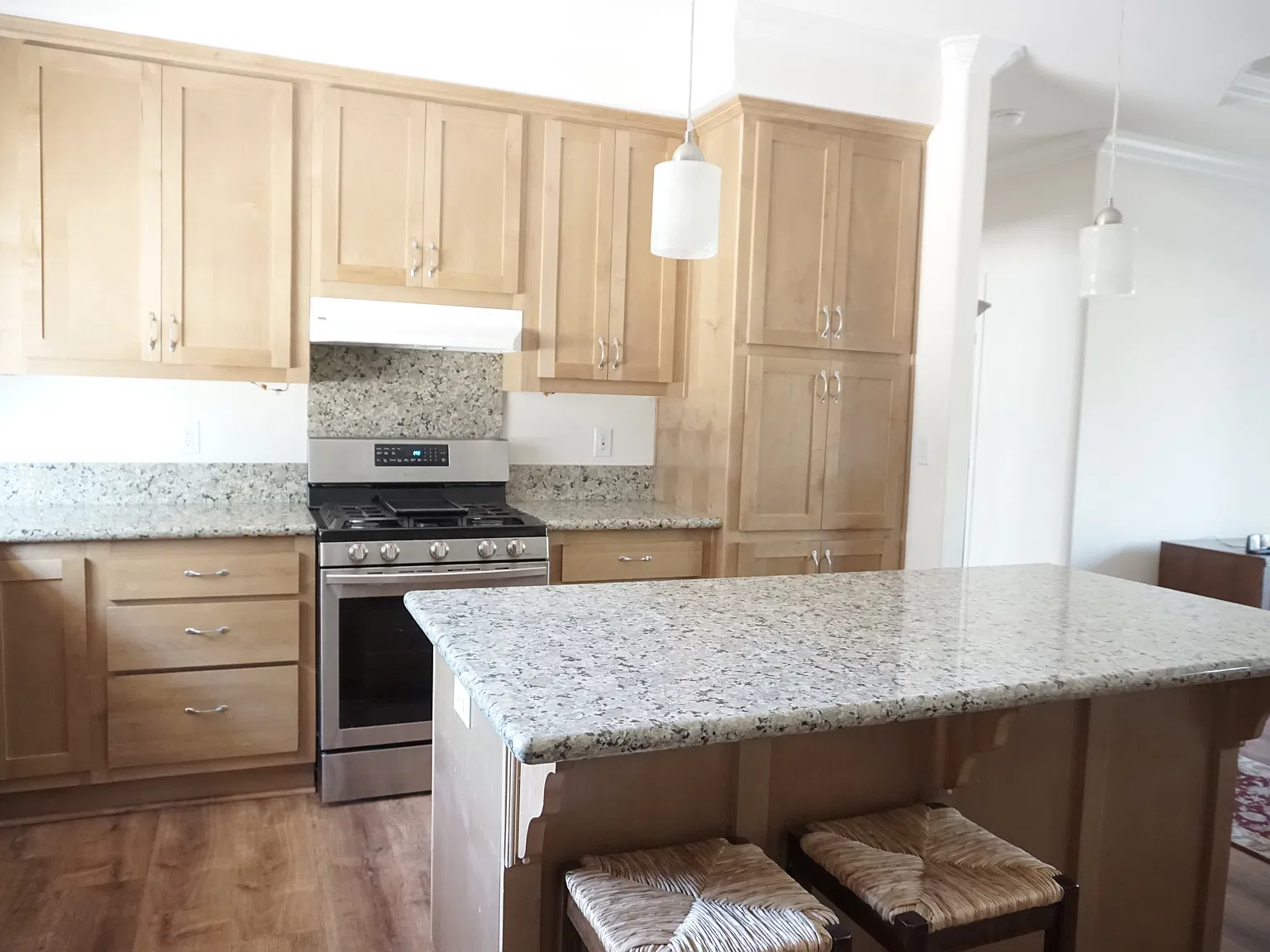 3 bed, 1400 sqft, $2,900 — Photo 3