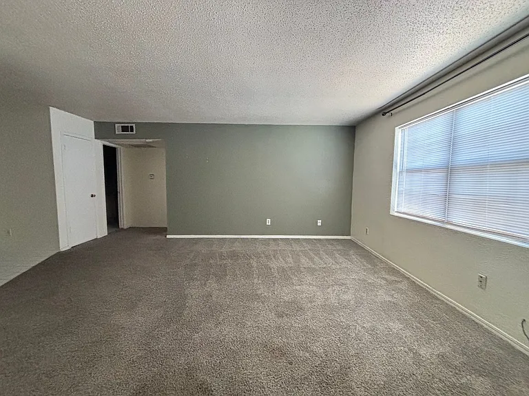 401 12th Ave SE #108 — Photo 2
