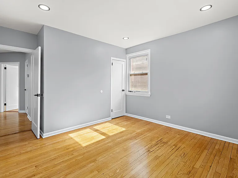 590 Grove Ave #2 — Photo 13